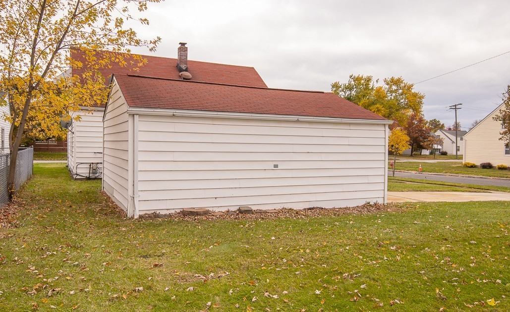 755 E 266th St - Photo 6 of 31