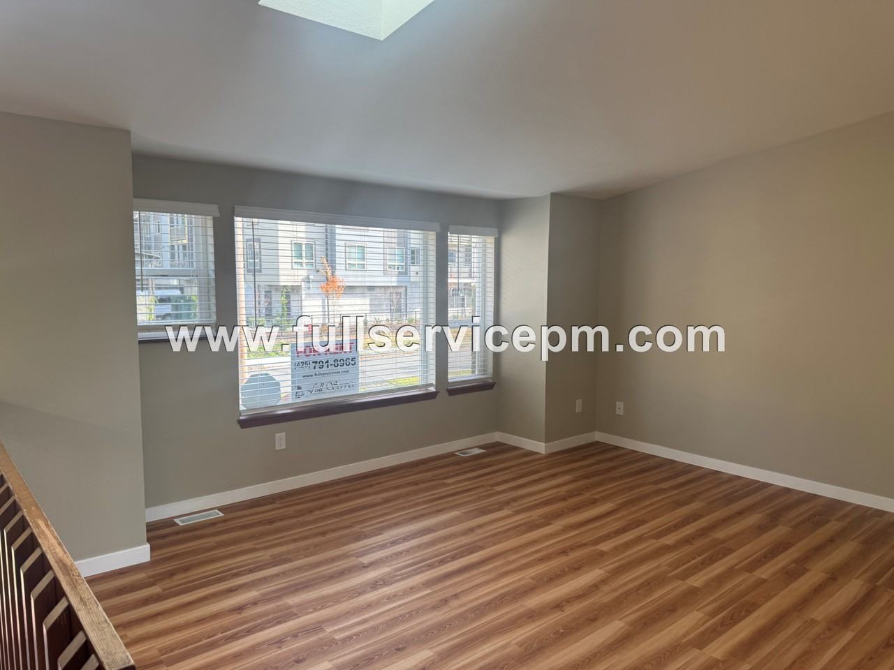 8014 Beverly Ln - Photo 4 of 46