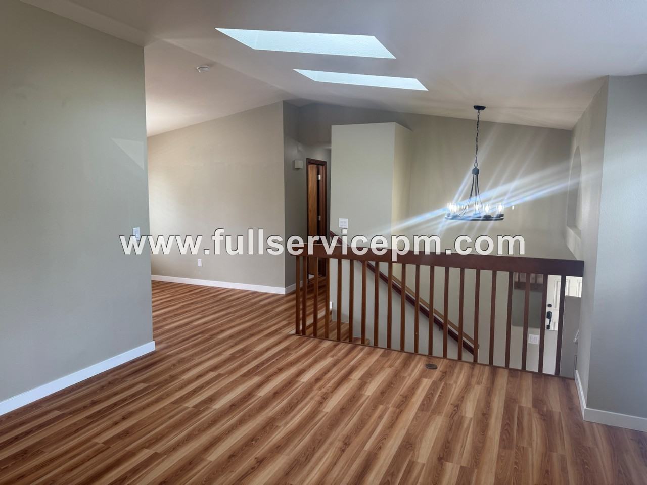 8014 Beverly Ln - Photo 5 of 46