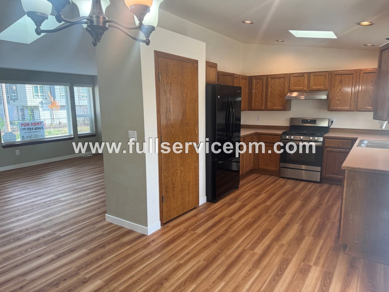 8014 Beverly Ln - Photo 7 of 46