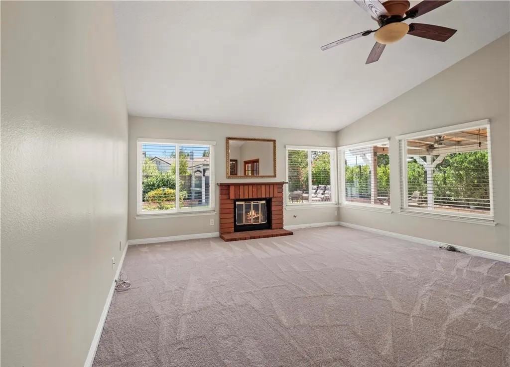 26052 Tampico Dr - Photo 3 of 21