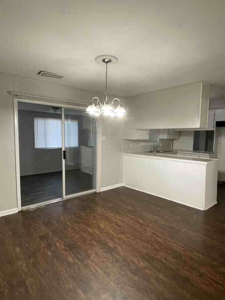 6800 Hinkson Rd - Photo 7 of 19