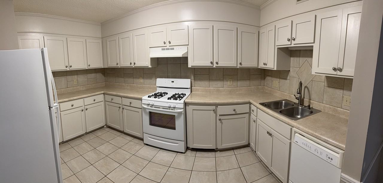 2406 2406 Mc Lean Street #5 - Photo 5 of 11