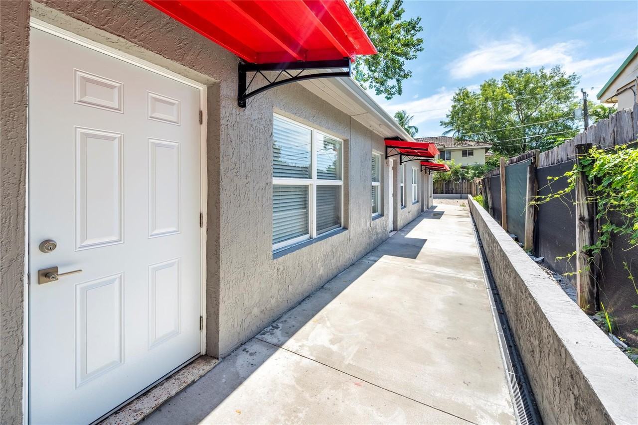 628 Northeast 8th Avenue - Photo 2 of 11