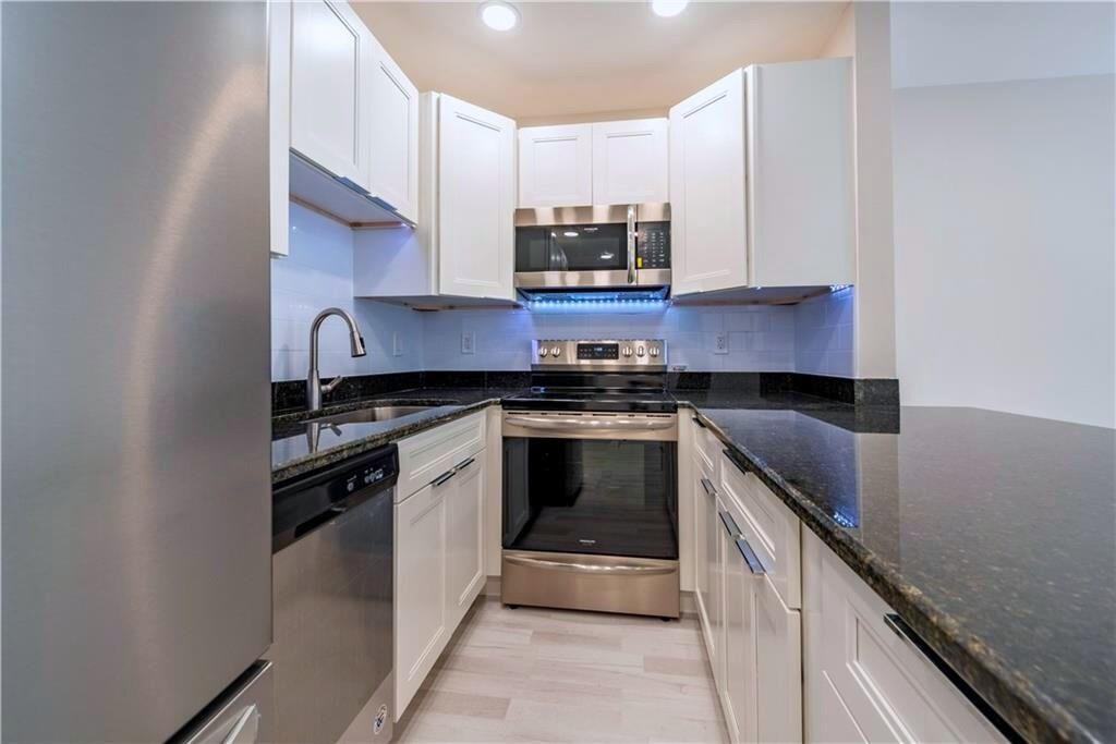 628 Northeast 8th Avenue - Photo 5 of 11