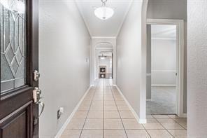 405 Abbey Ln - Photo 3 of 16