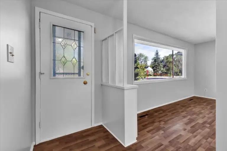 11447 127 Street Northwest - Photo 2 of 26