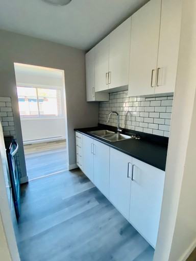 424 Second St E #302 - Photo 2 of 6