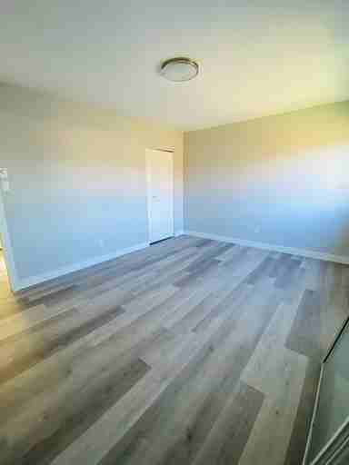 424 Second St E #302 - Photo 3 of 6