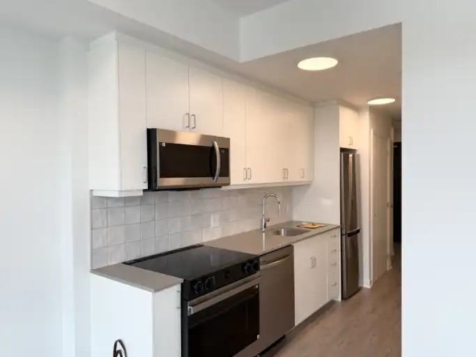 223 Princess St #810 - Photo 2 of 16