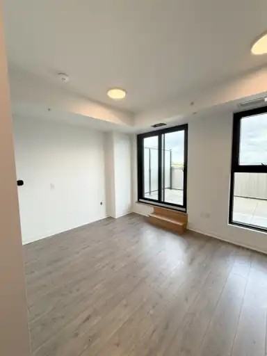 223 Princess St #810 - Photo 3 of 16