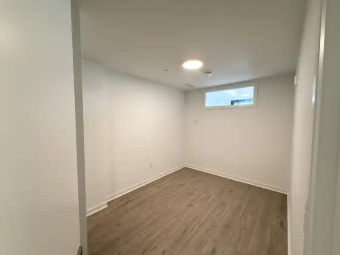 223 Princess St #810 - Photo 4 of 16