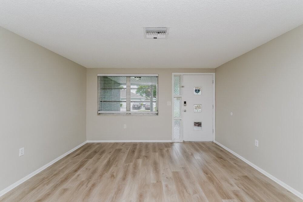 6226 9th Ave - Photo 4 of 16