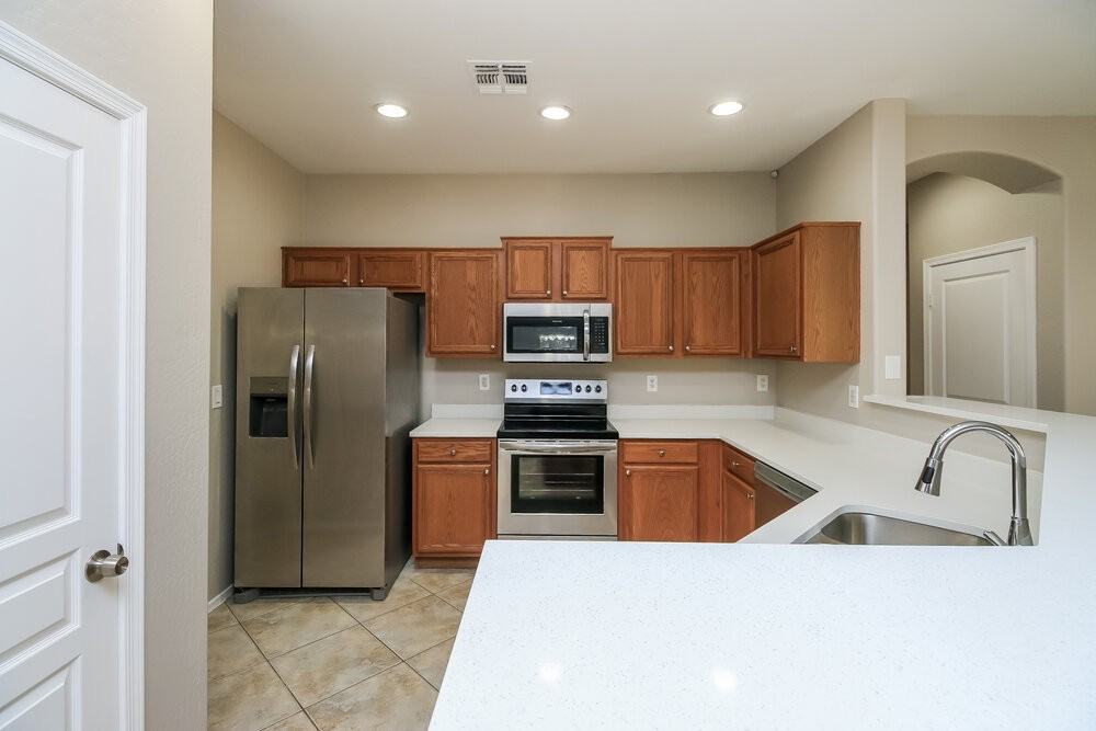 1958 East Dublin Street - Photo 6 of 16