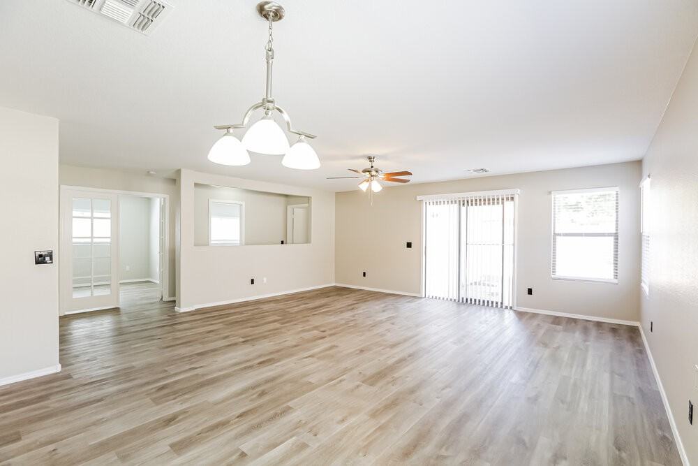 11240 E Sunland Ave - Photo 4 of 16