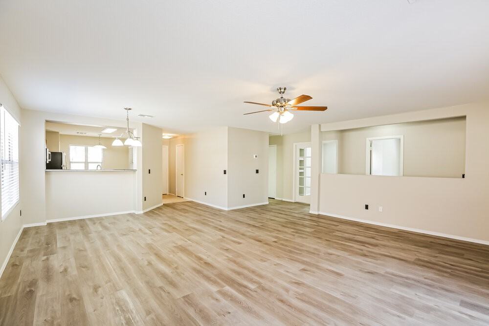 11240 E Sunland Ave - Photo 5 of 16