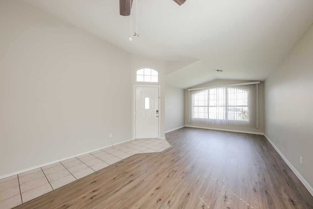 8977 W Tierra Buena Ln - Photo 3 of 16