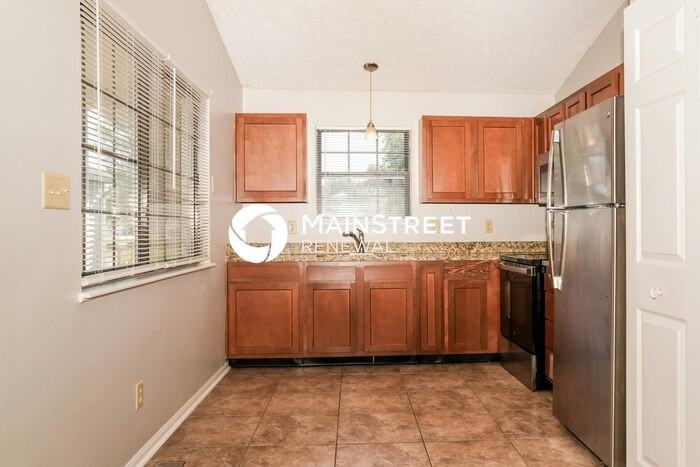 4002 Harmony Dr - Photo 5 of 20