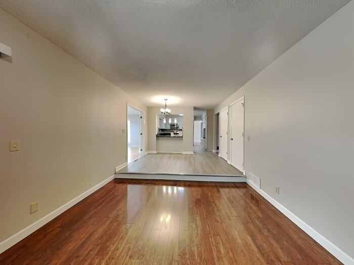 8525 Ivywood Avenue South - Photo 5 of 32