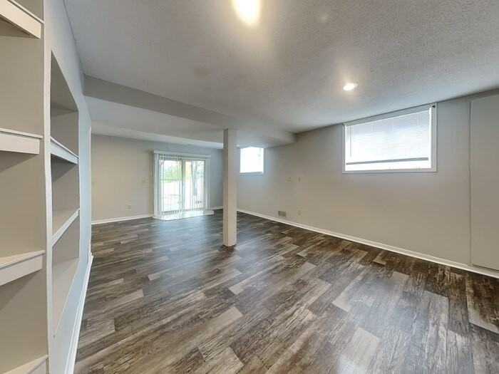 8525 Ivywood Avenue South - Photo 7 of 32