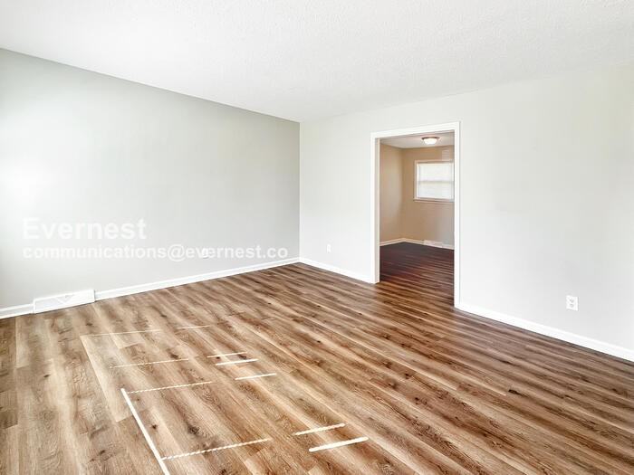 425 Shallowood Ln - Photo 6 of 21