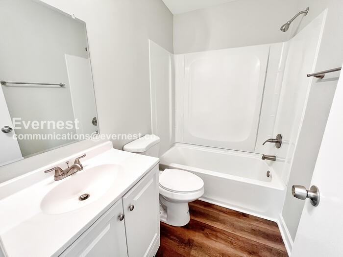 425 Shallowood Ln - Photo 7 of 21