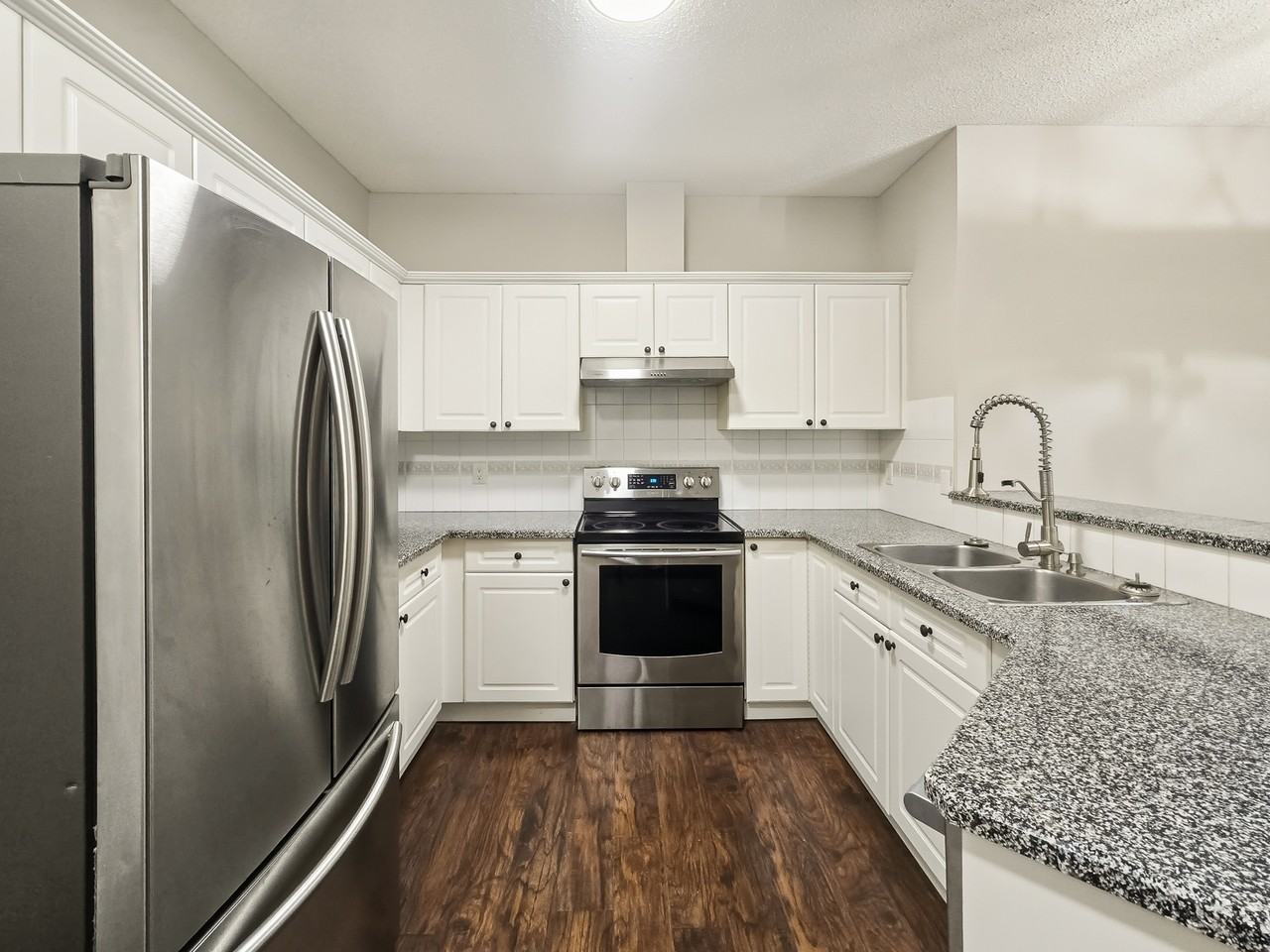 126 14 Avenue SW - Photo 2 of 21