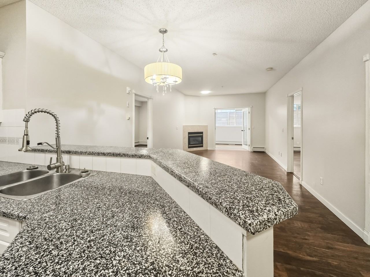 126 14 Avenue SW - Photo 3 of 21