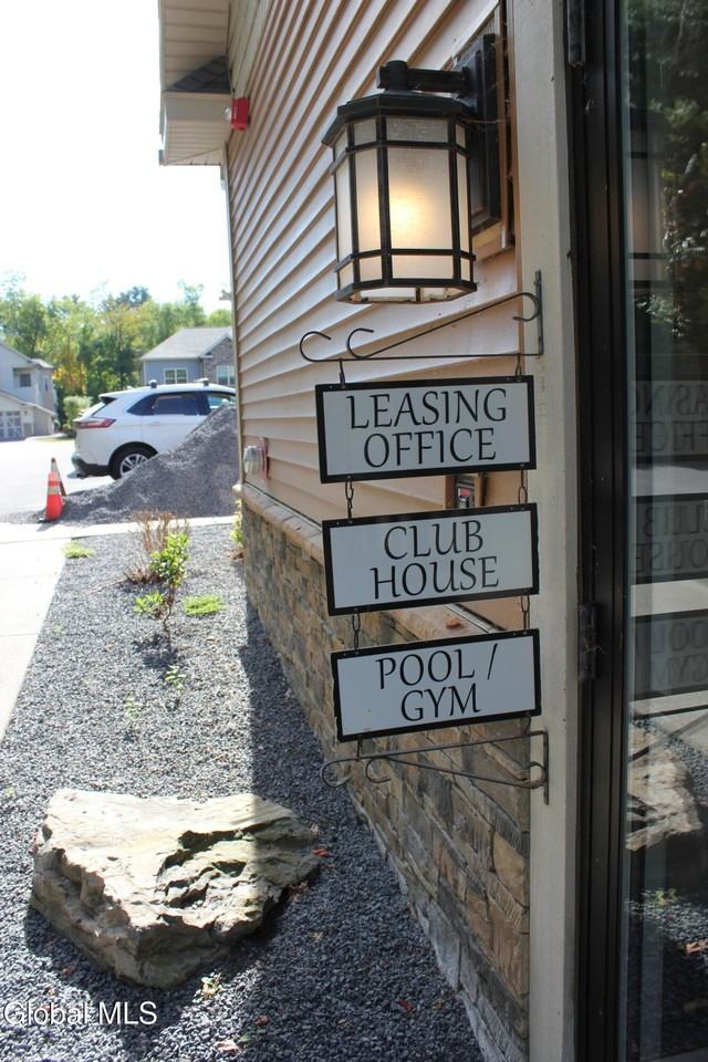 48 Bavarian Way Unit 55 #55 - Photo 3 of 33