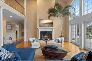 featured image of 2995 Laurel Trail