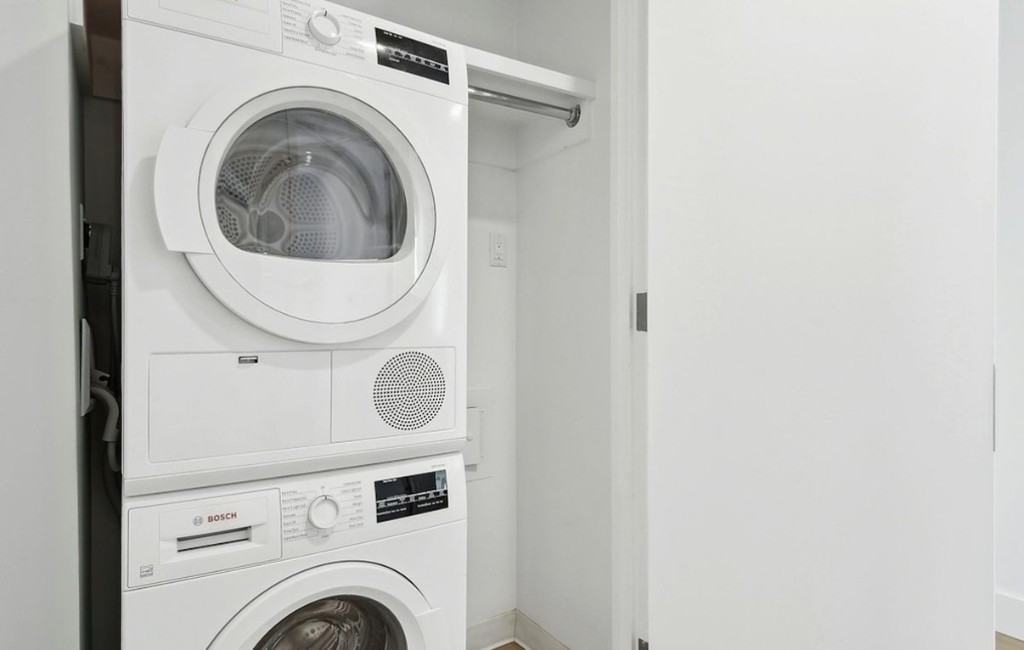 Maiden Ln #1508 - Photo 5 of 11