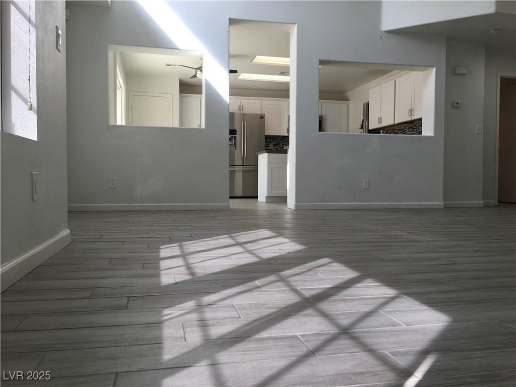 973 Cedar Pines St - Photo 4 of 38