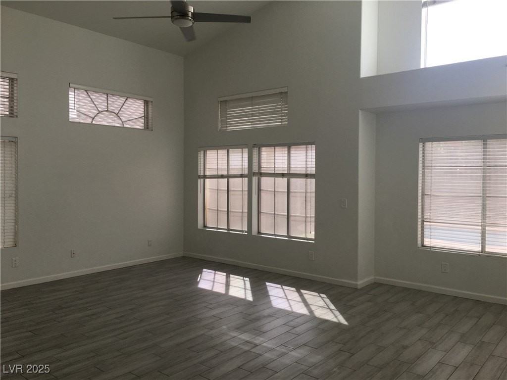 973 Cedar Pines St - Photo 6 of 38