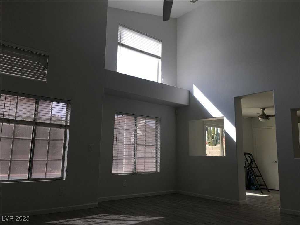 973 Cedar Pines St - Photo 7 of 38