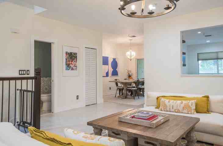 1910 Coastal Bay Boulevard - Photo 7 of 9