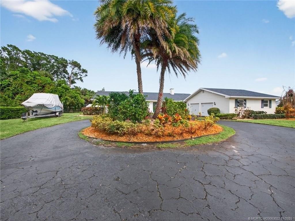 724 Nw Spruce Ridge Dr - Photo 3 of 45