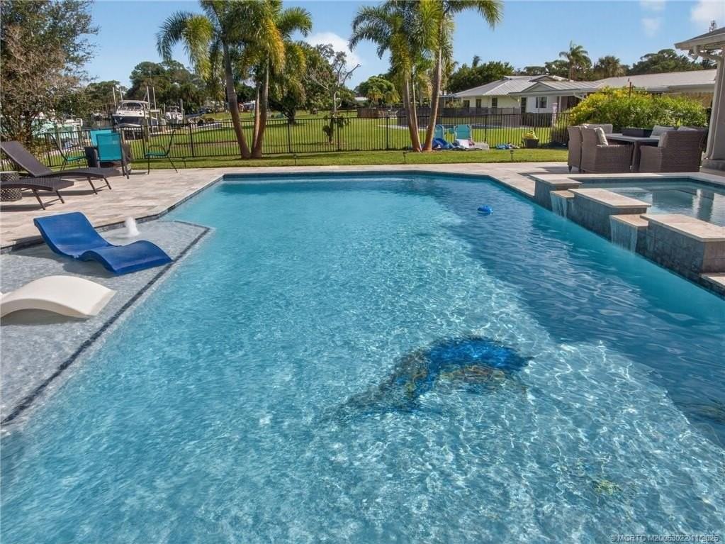 724 Nw Spruce Ridge Dr - Photo 5 of 45