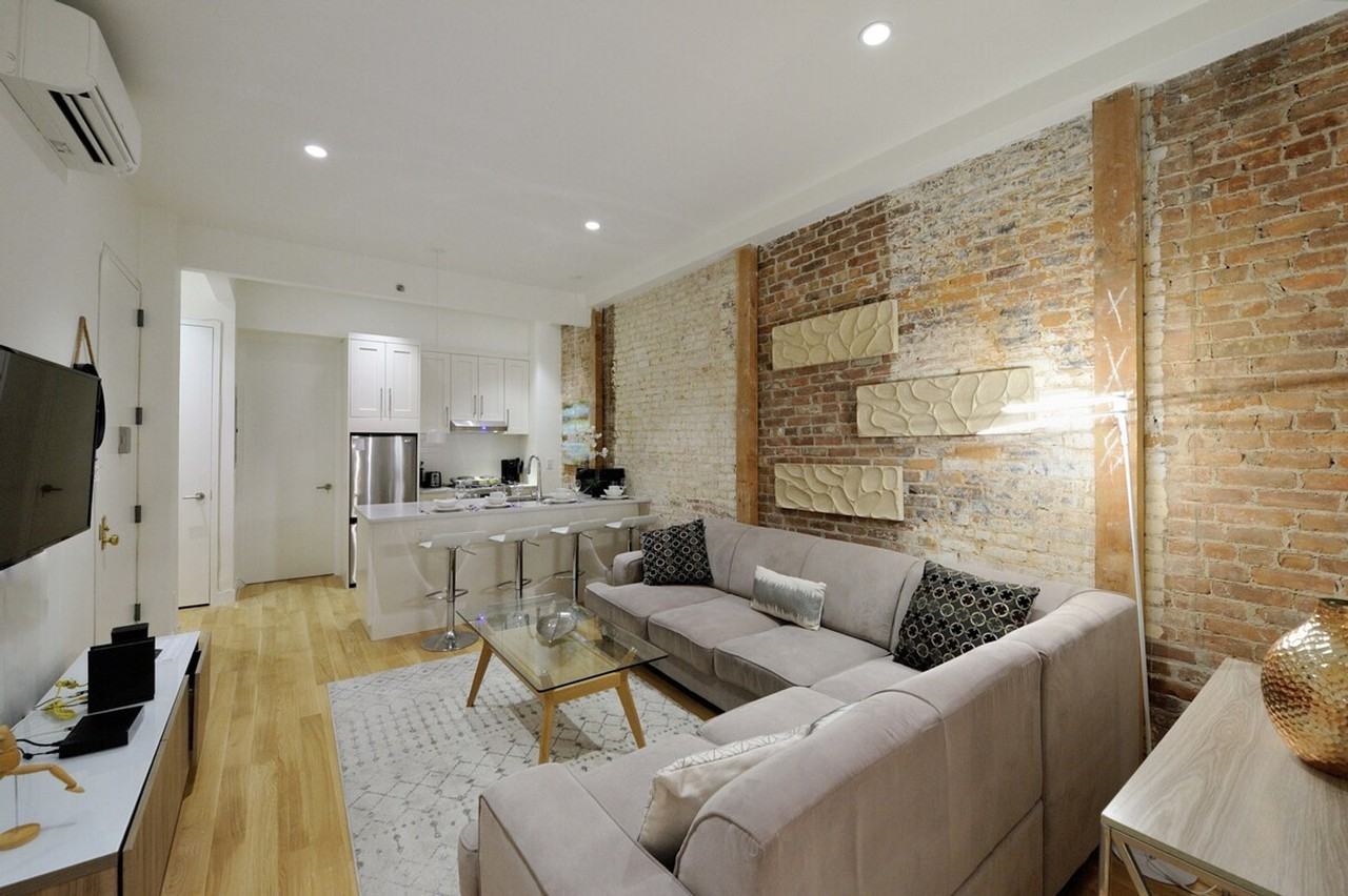 348 W 45th St #1323938P - Photo 2 of 27