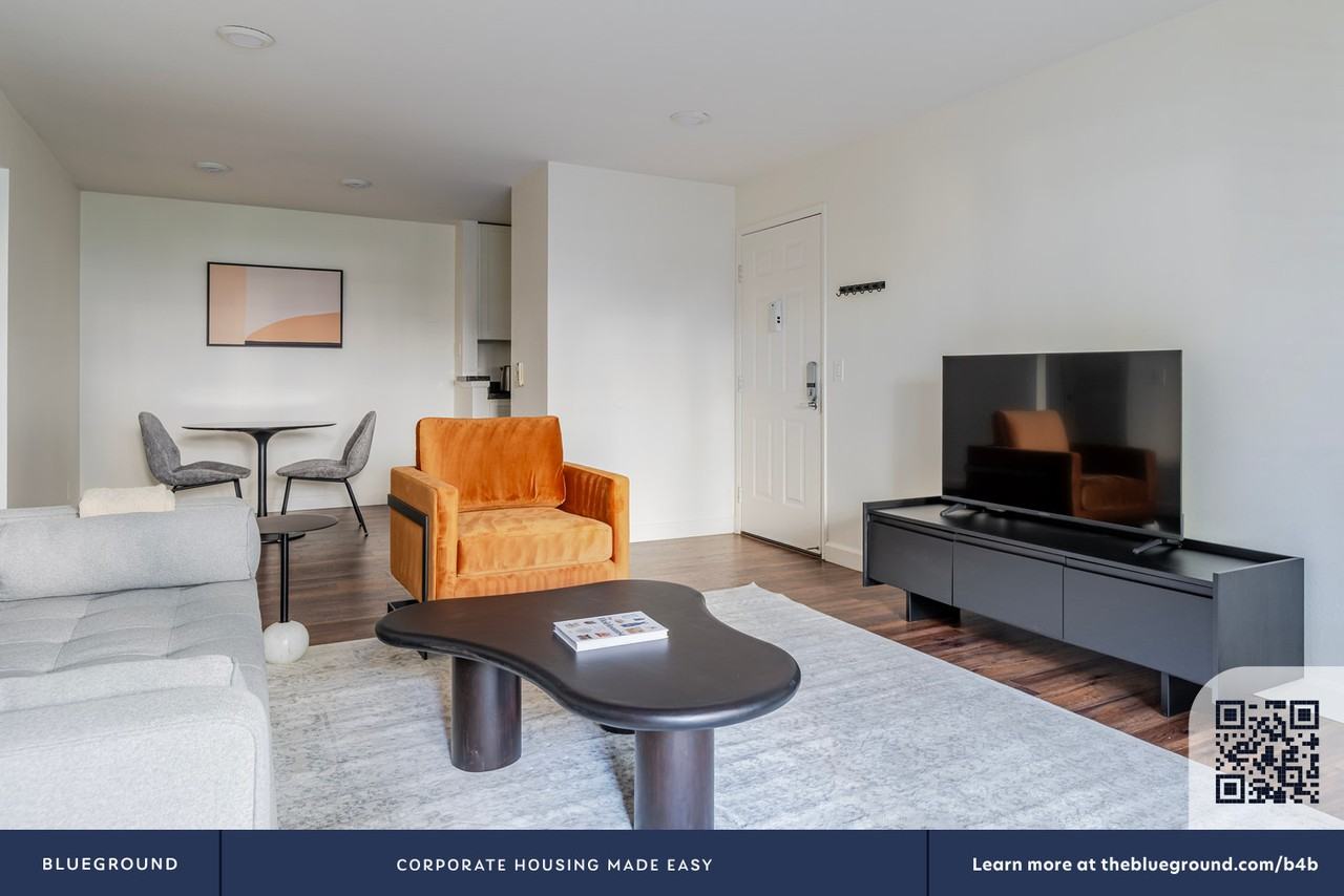 900 Pepper Tree Lane - Photo 6 of 32