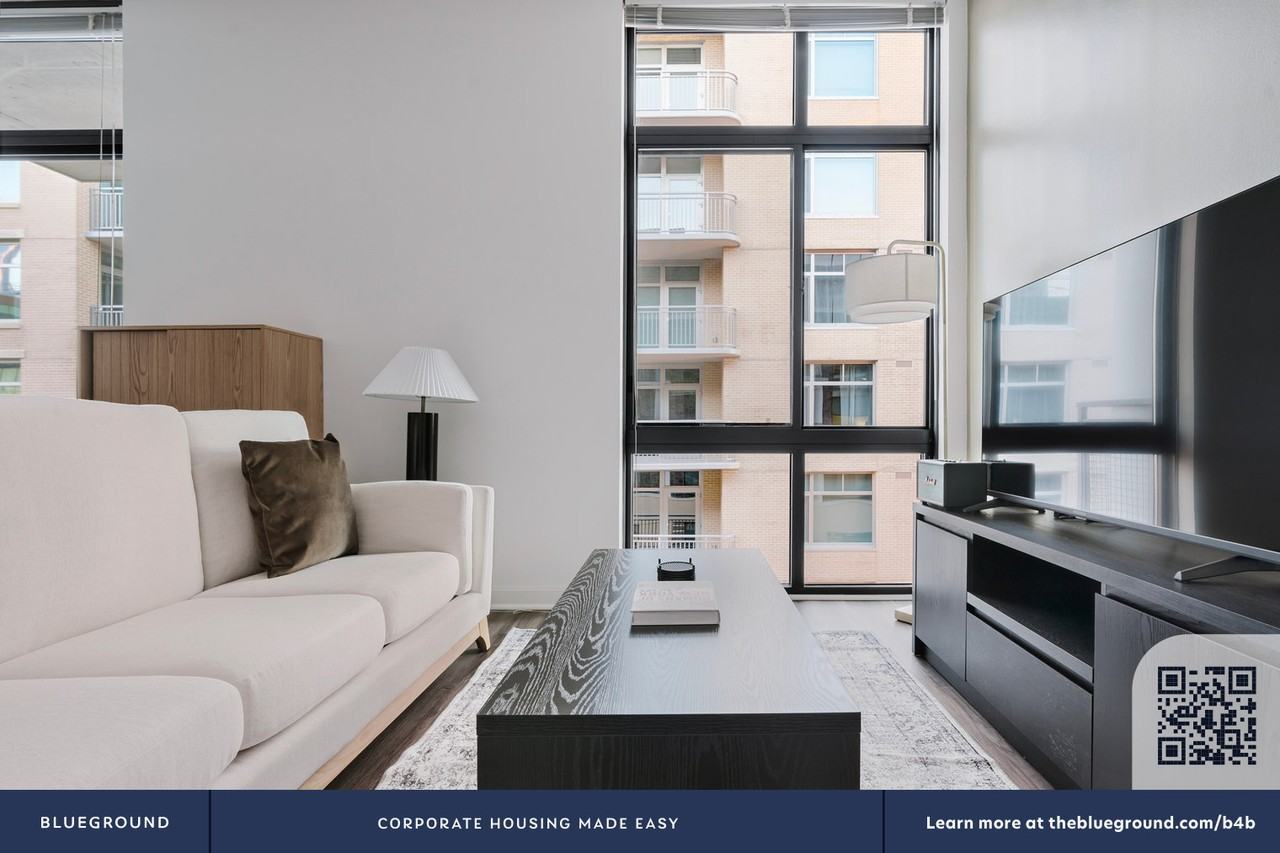 4918 Saint Elmo Avenue - Photo 5 of 42