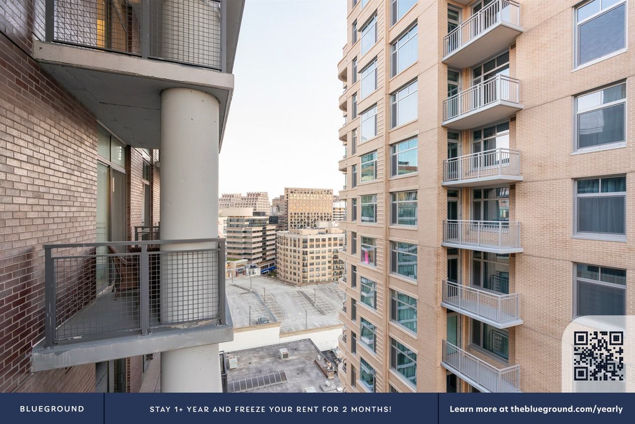 4918 Saint Elmo Avenue - Photo 7 of 42