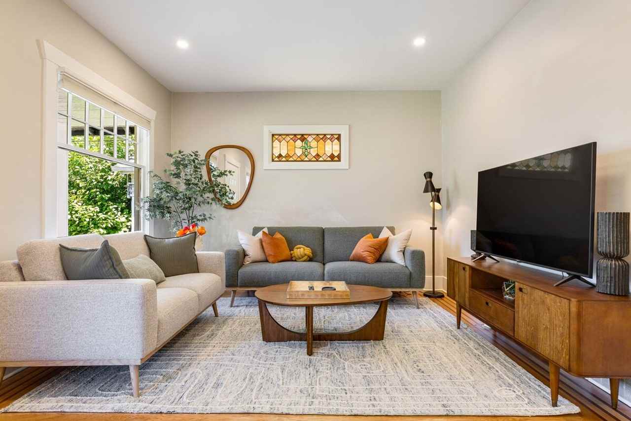 1706 Warren Ave N #1035890P - Photo 3 of 50