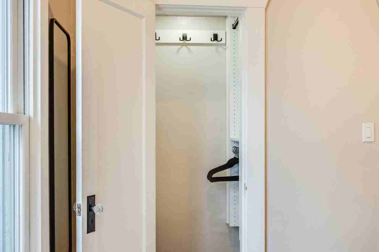 1706 Warren Ave N #1035890P - Photo 5 of 50