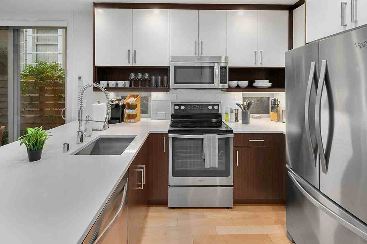 935 13th Ave #1036004P - Photo 3 of 29