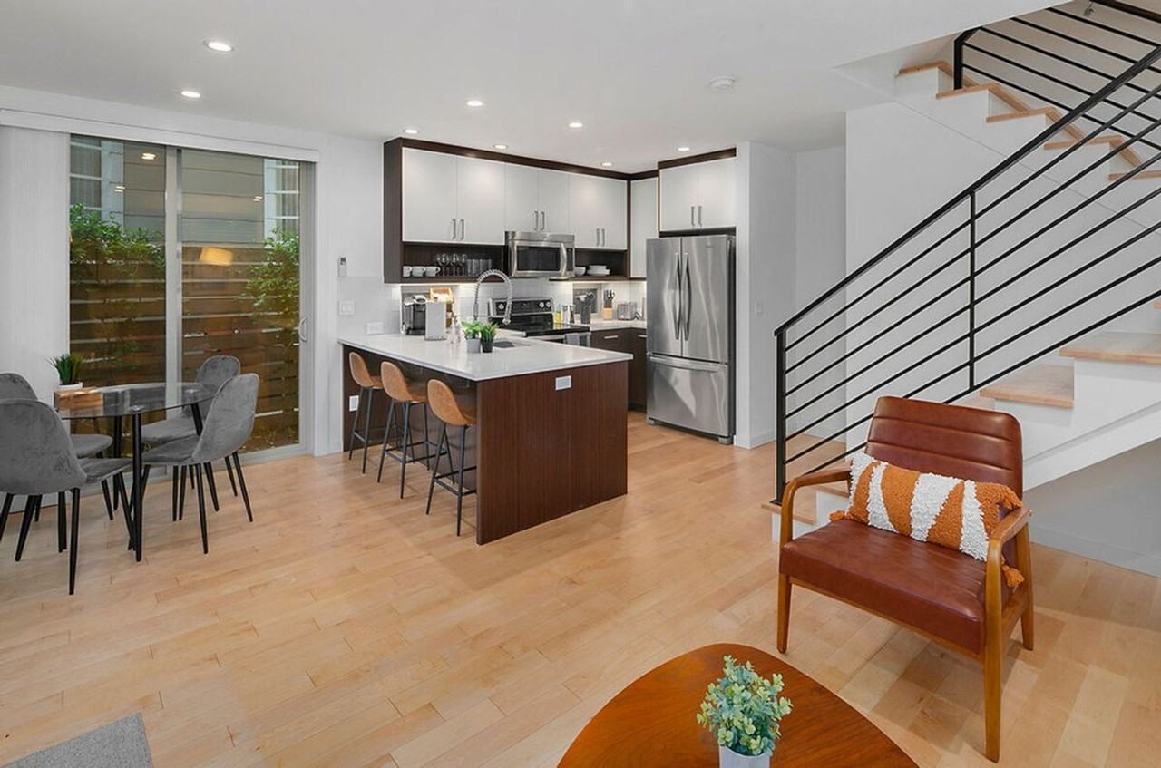 935 13th Ave #1036004P - Photo 4 of 29