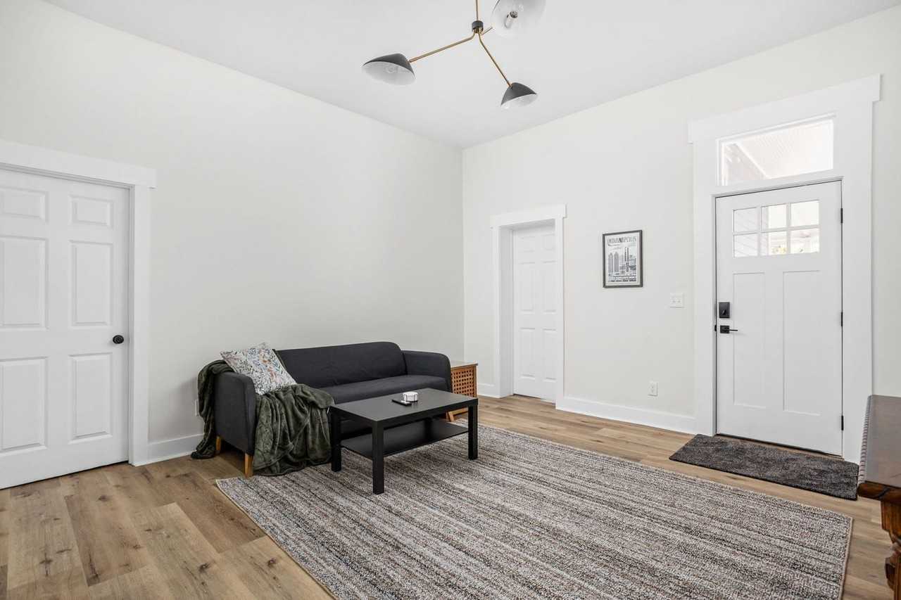 844 Camp St #1303755P - Photo 3 of 19