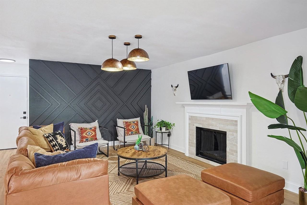 6872 Greenleaf Dr #1319943P - Photo 4 of 47