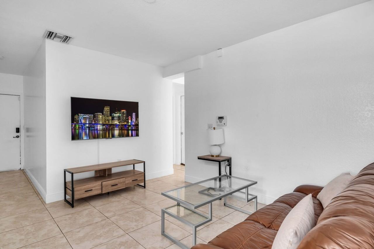 2970 Northwest 15th Street - Photo 3 of 23