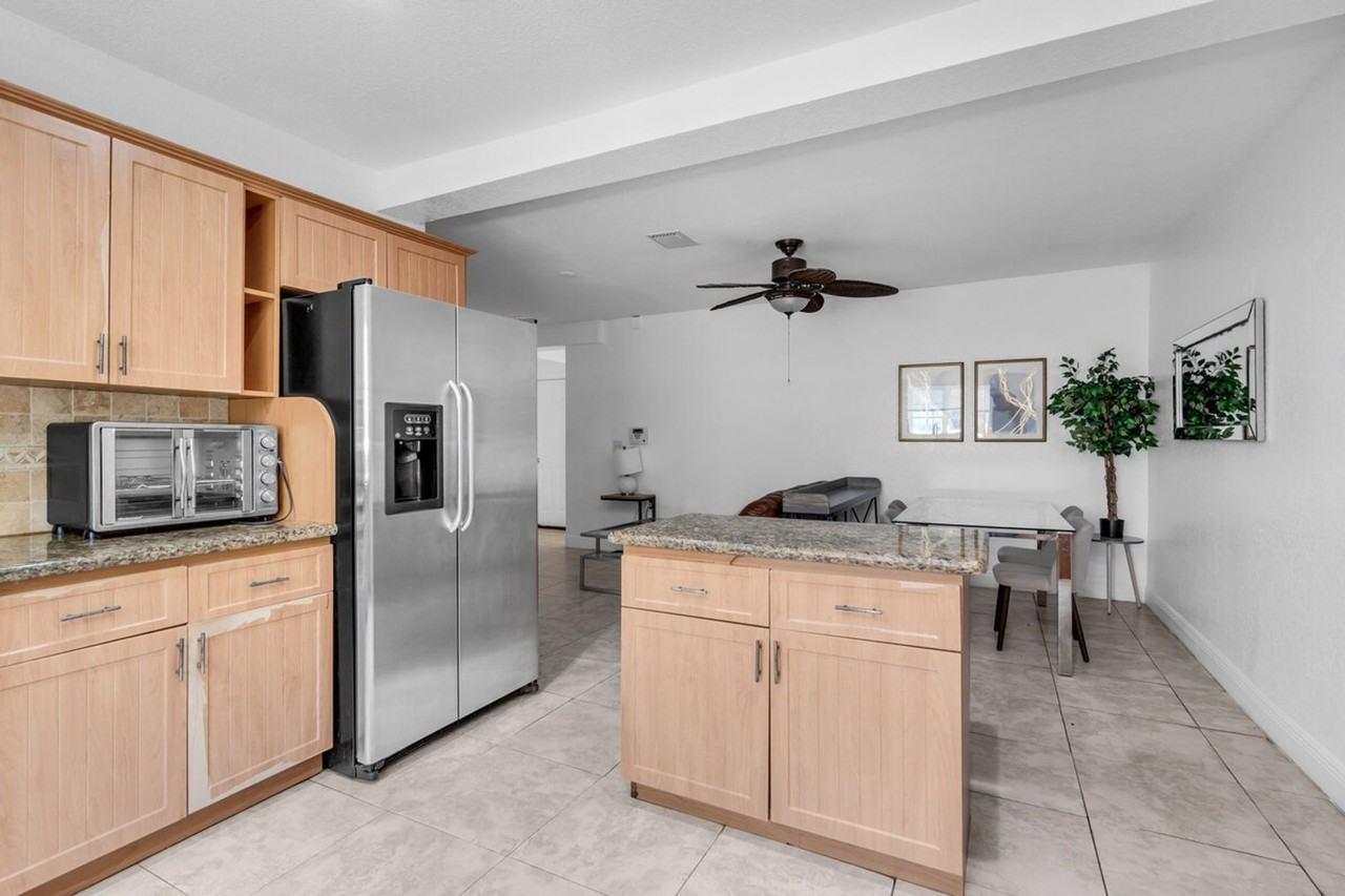 2970 Northwest 15th Street - Photo 7 of 23