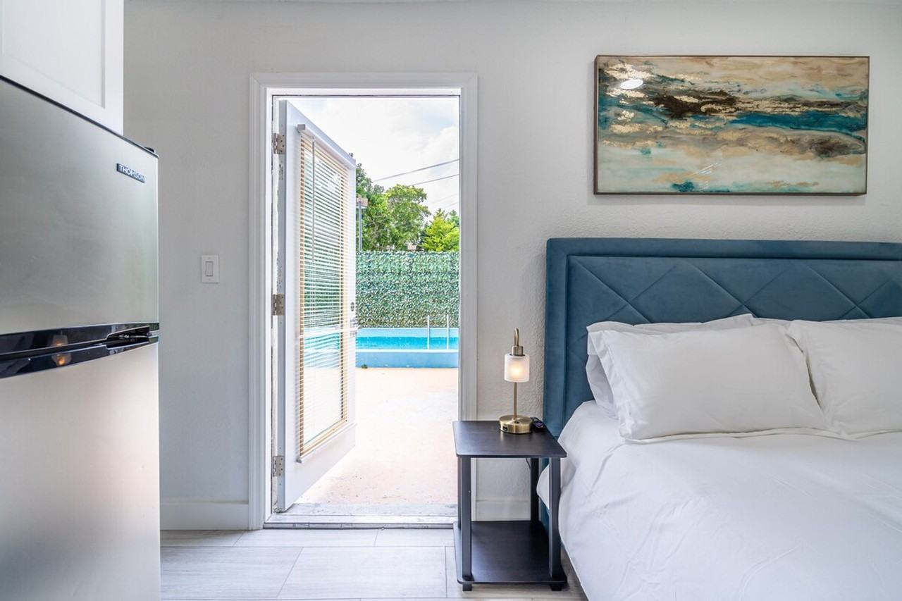 975 Sw 10th St #1324004P - Photo 2 of 33